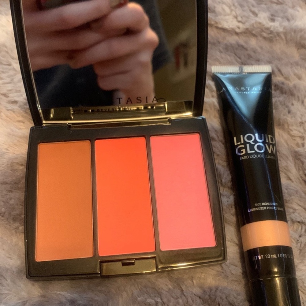 Anastasia Beverly Hills Blush Trio and Liquid Glow Makeup Bundle